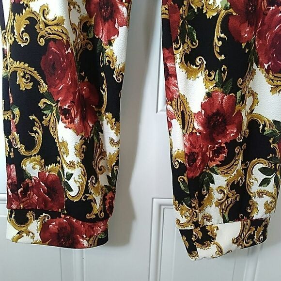 Molly & Erica floral ankle pant with band hem - Picture 4 of 8